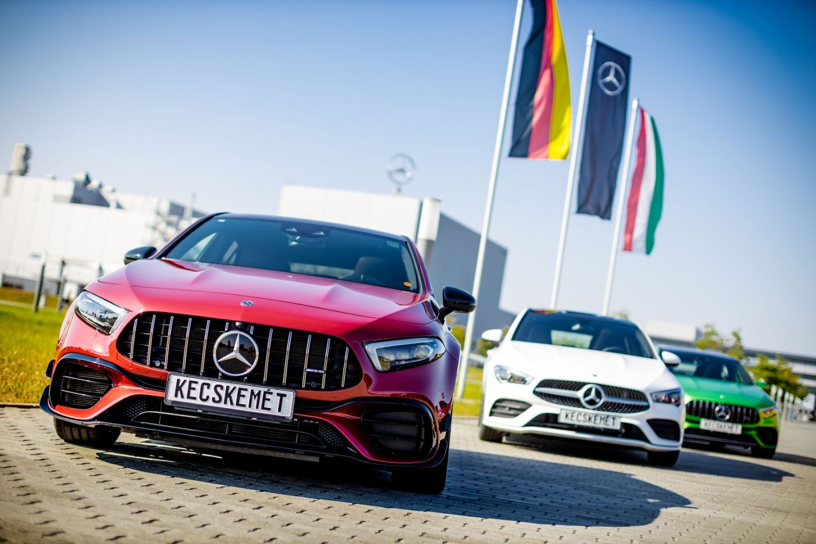 A két nemzet színeivel ünnepelte Kecskemét város napját a Mercedes-Benz gyár